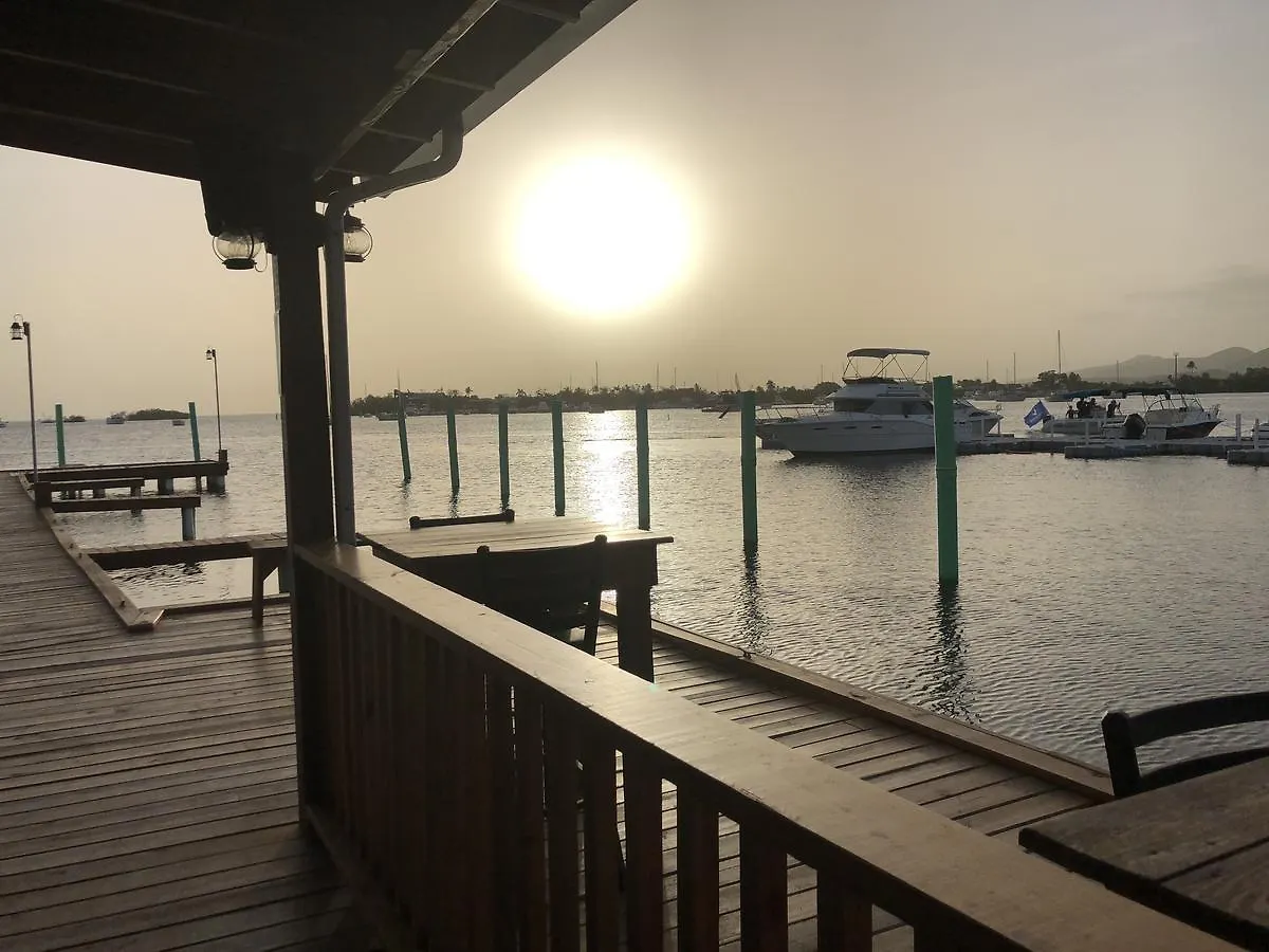 Full Moon Hotel & Restaurant Salinas