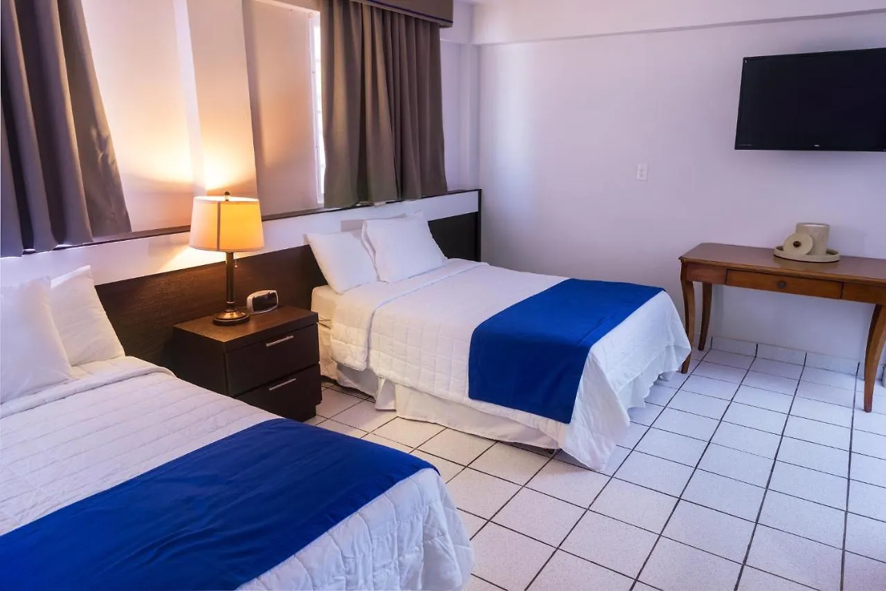 Full Moon Hotel & Restaurant Salinas